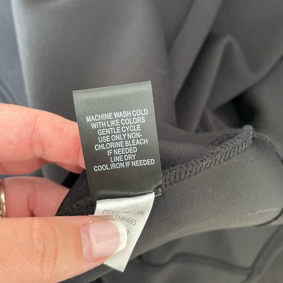 Torrid fit and flare skater dress with back zipper and pockets! Size 16 EUC - Picture 7 of 8